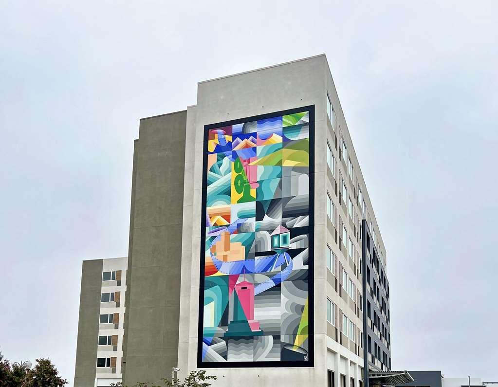 Cambria Hotel Burbank Airport Exterior photo