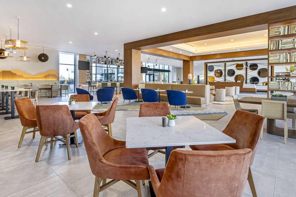 Cambria Hotel Burbank Airport Interior photo